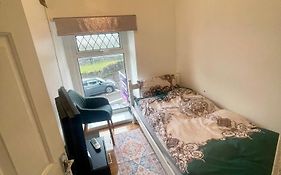 Single Bed In A Peaceful House In Morriston